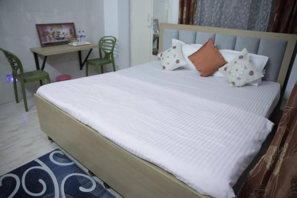 Shivdwelling Villa Uddzsaín Kültér fotó